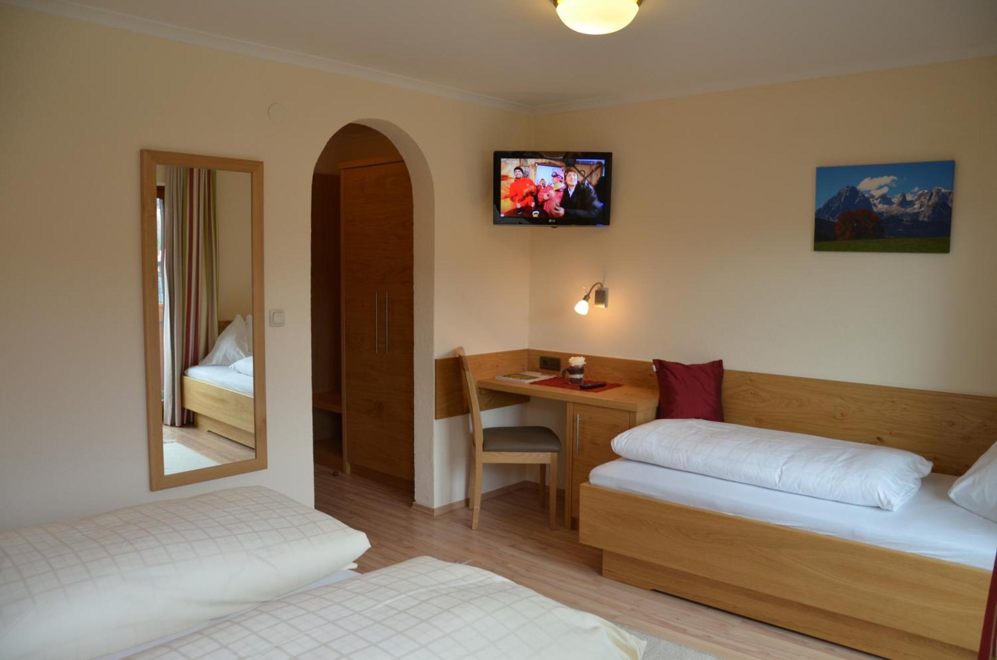 Landgasthof Reitsamerhof Werfen Room photo